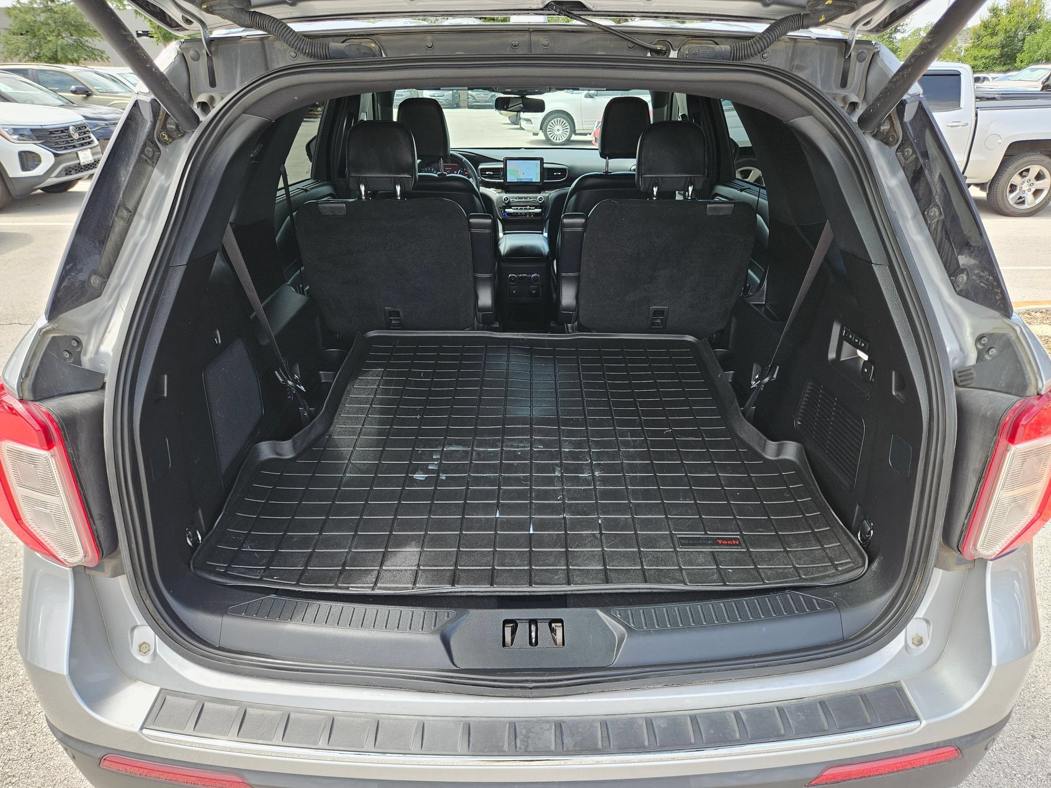 Used 2020 Silver Metallic Ford Limited image 26