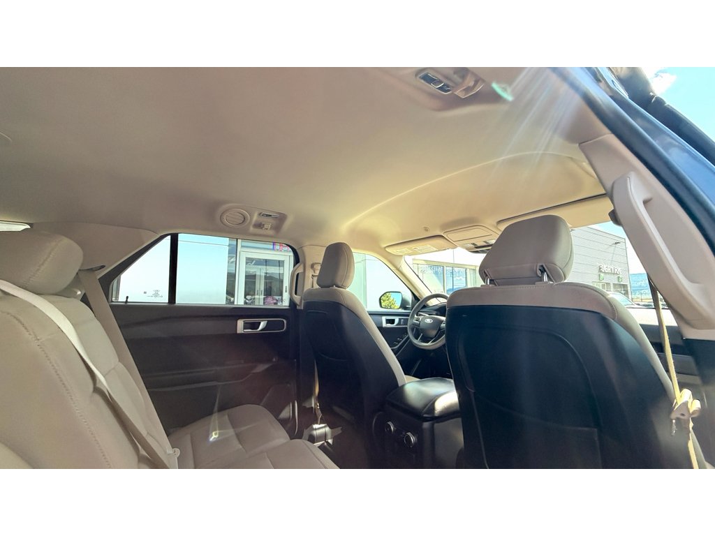 Used 2020 Blue Metallic Ford Base image 14