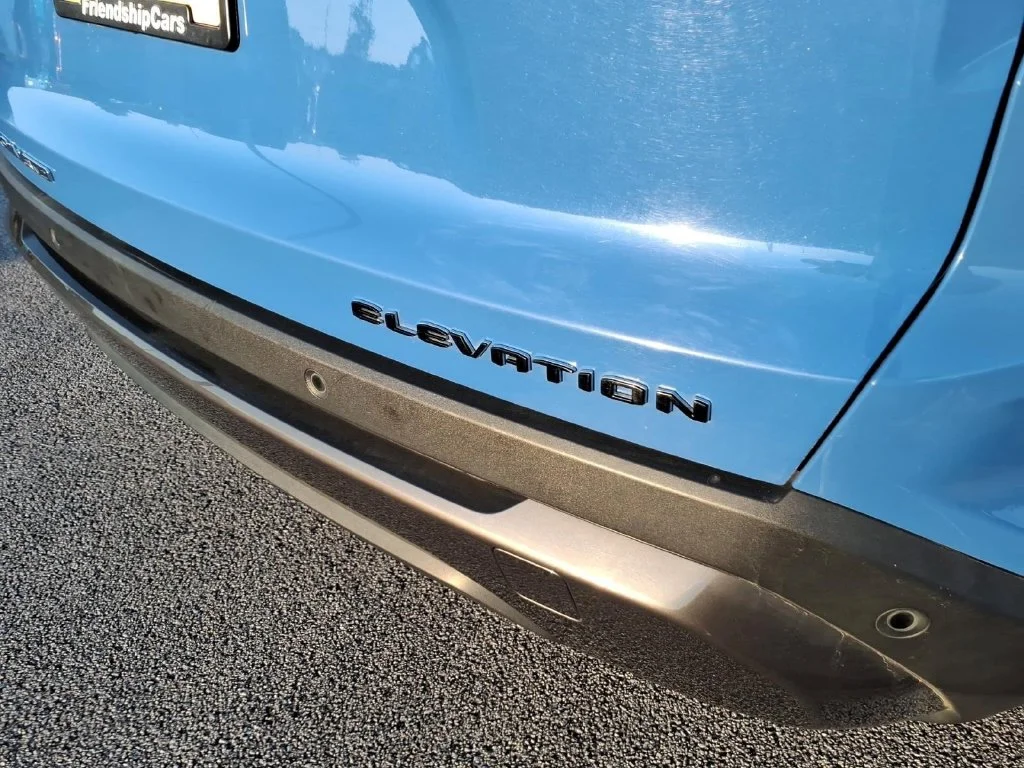Used 2025 Blue GMC Elevation image 10