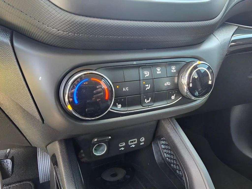 Used 2021 Mosaic Black Metallic Chevrolet LT image 17
