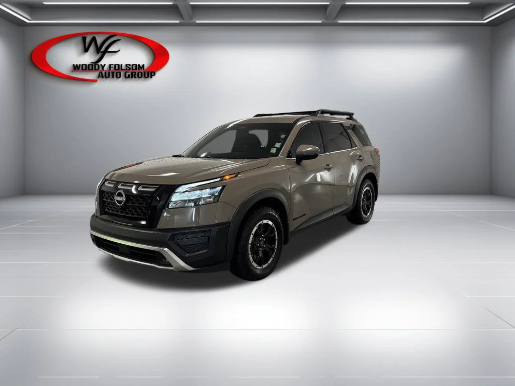 Used 2025 Brown Nissan Rock Creek image 3