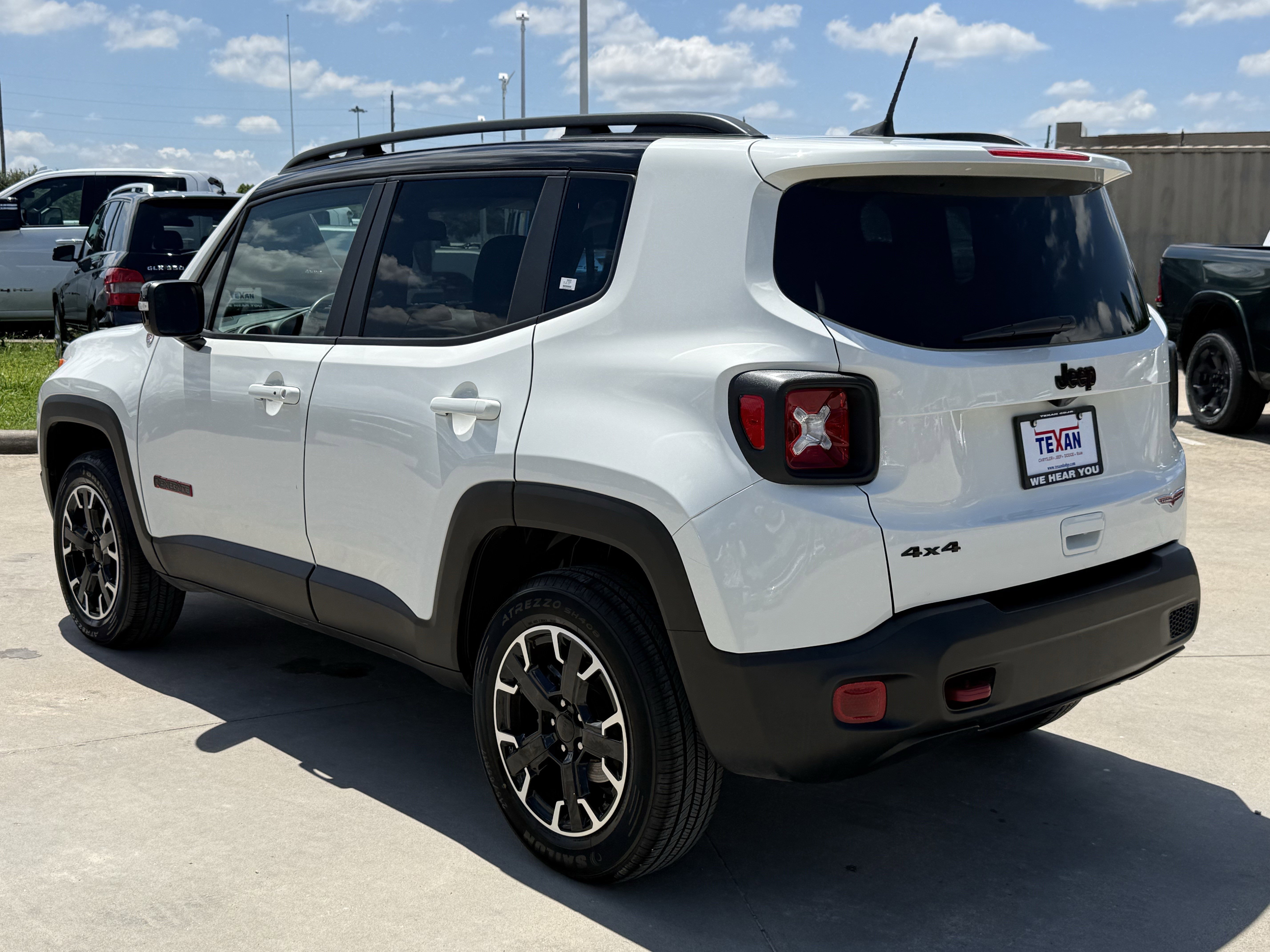 Used 2023 Alpine White Clearcoat Jeep Trailhawk image 6