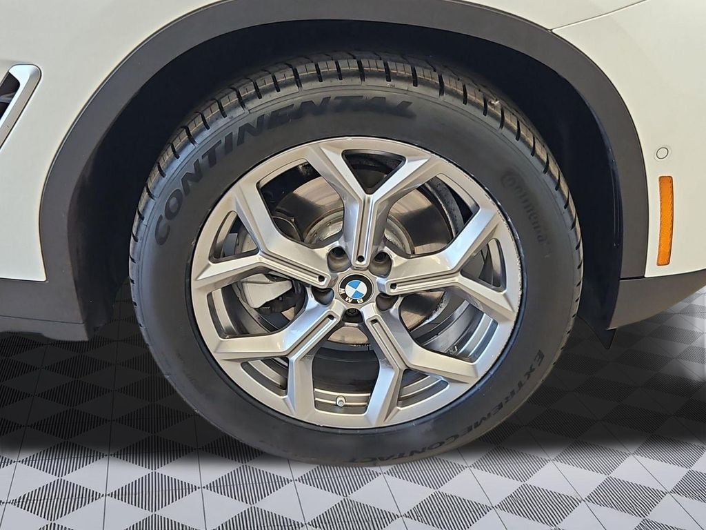 Used 2024 Mineral White Metallic BMW xDrive30i image 29