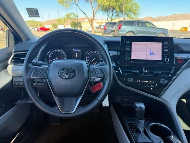 2022 Toyota Camry SE - Photo 16