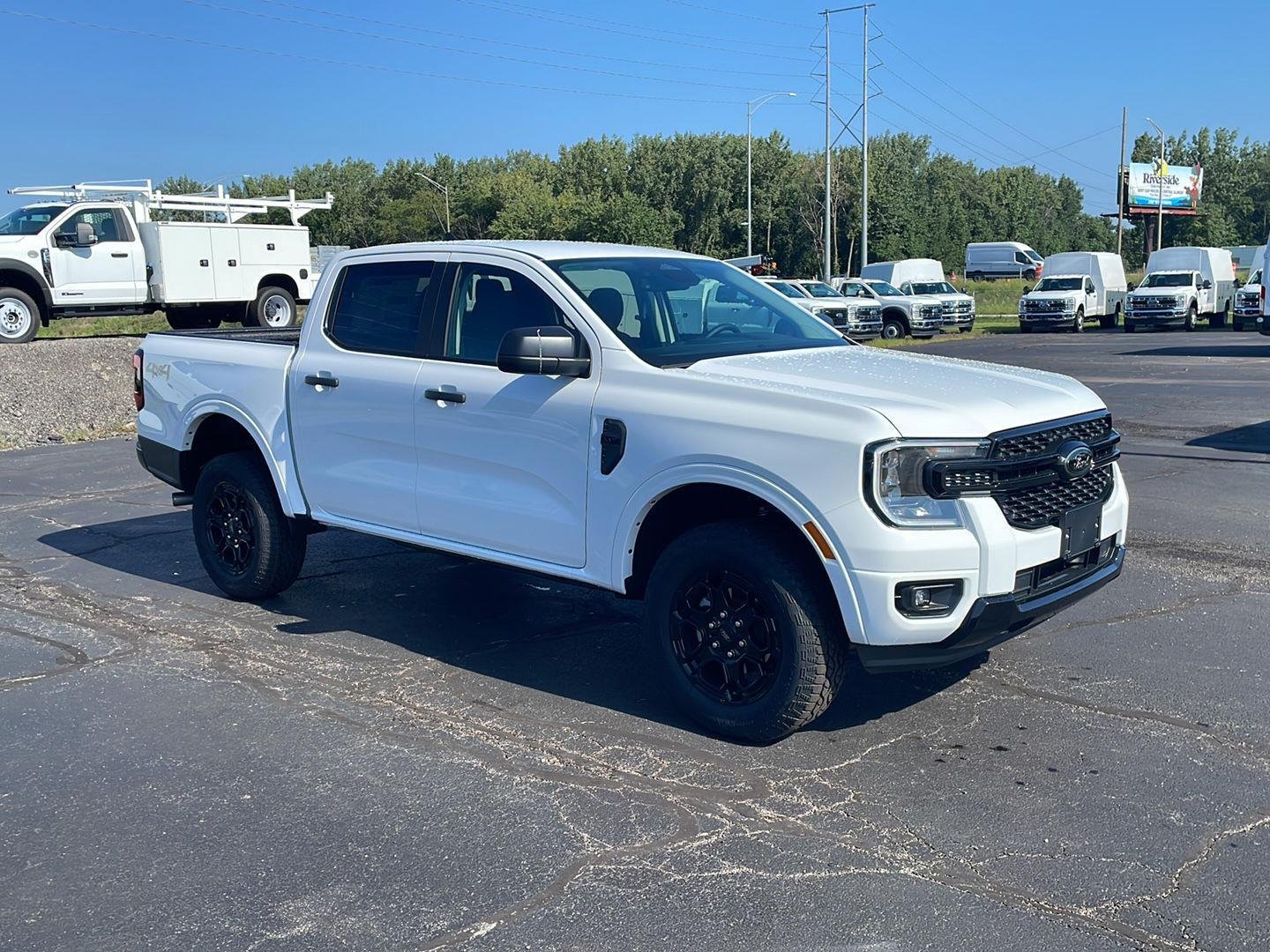 New 2026 Oxford White Ford XLT image 7
