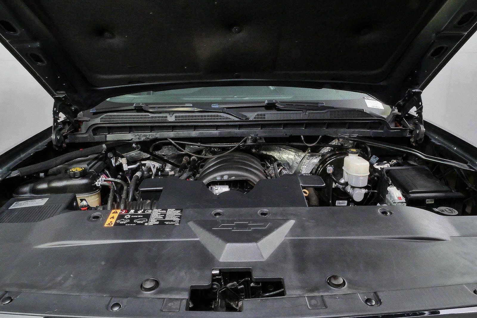 Used 2017 GRAPHITE METALLIC Chevrolet LT image 31