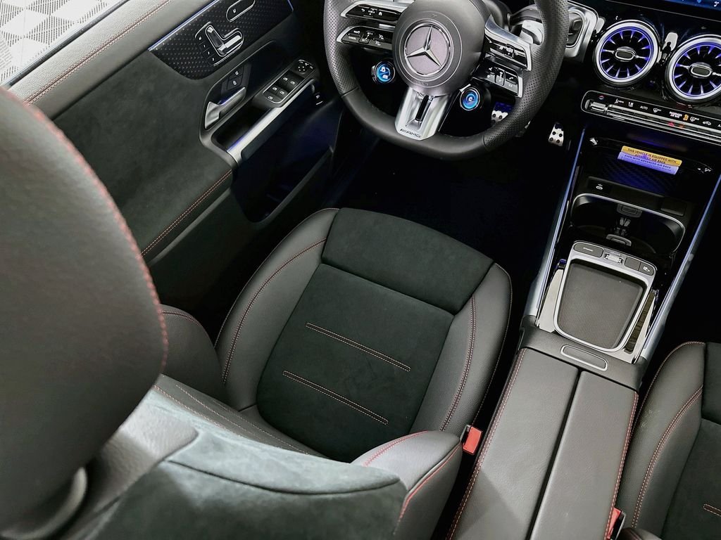 New 2026 Polar White Mercedes-Benz GLB 35 AMG® image 24