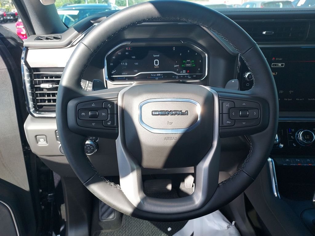 Used 2025 Silver GMC Denali image 22