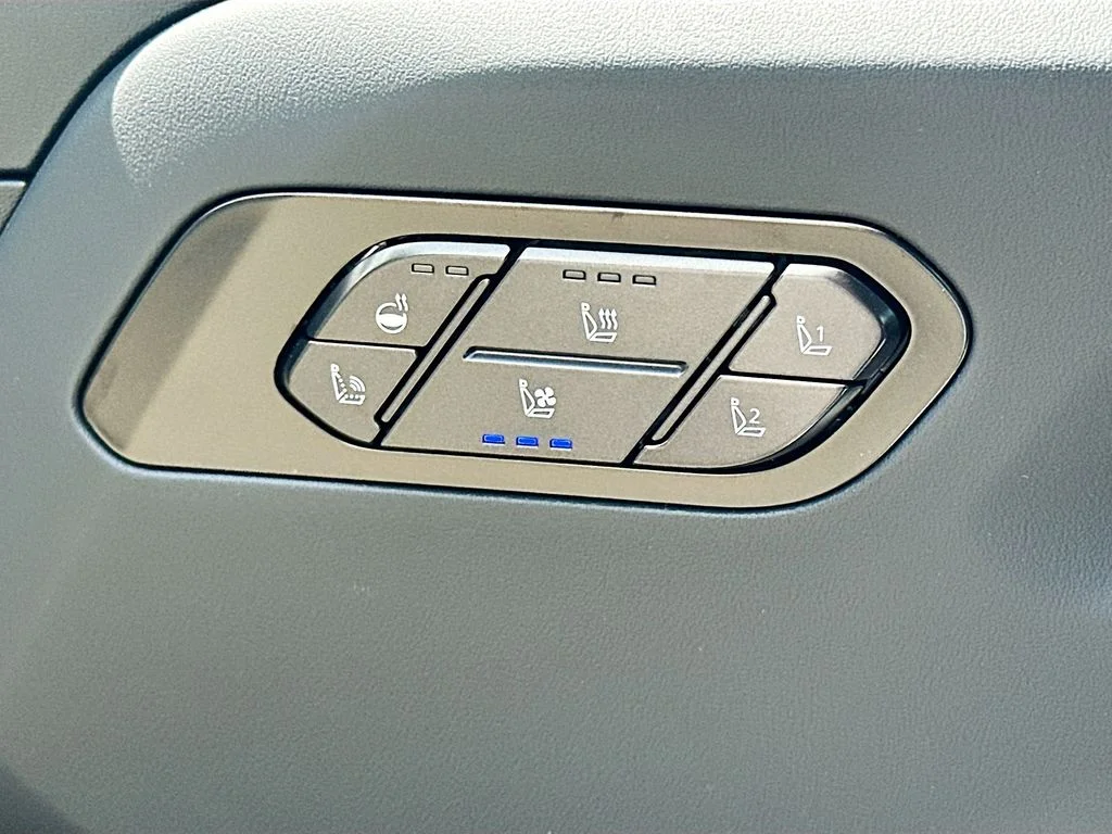 New 2027 Glacial White Kia X-Pro SX Prestige image 21