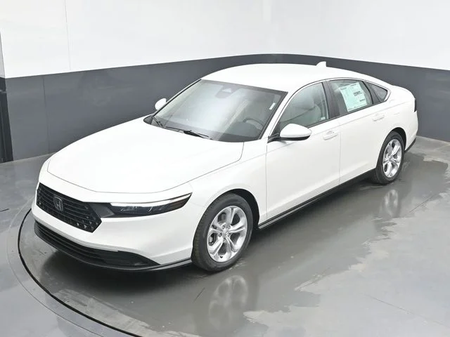 New 2026 Platinum White Pearl Honda LX image 18