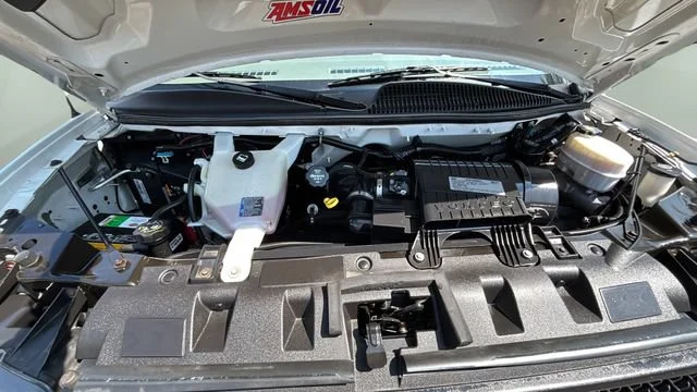 Used 2019 SUMMIT WHITE Chevrolet CUTWAY image 30