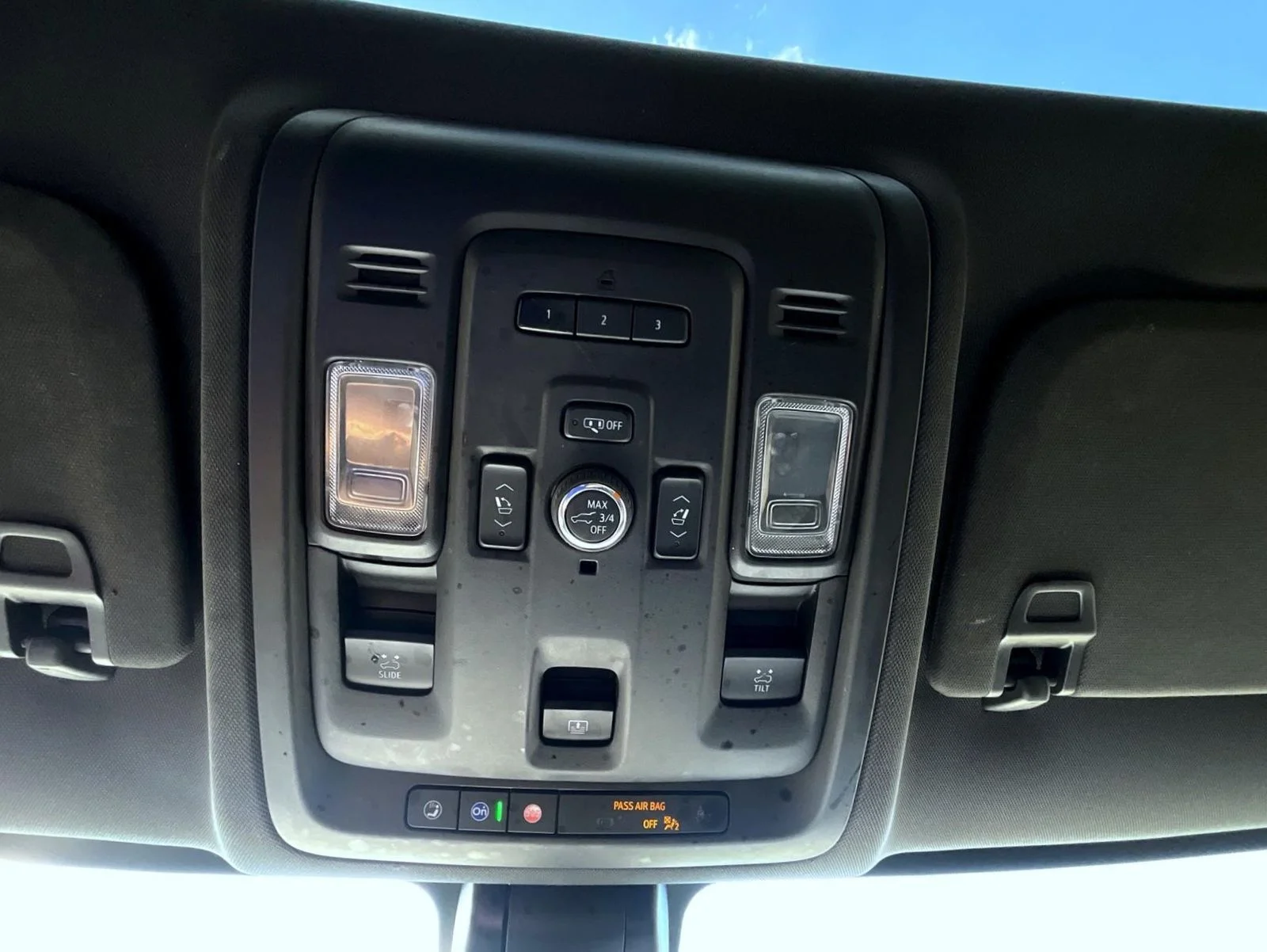 Used 2021 White Chevrolet LT image 18