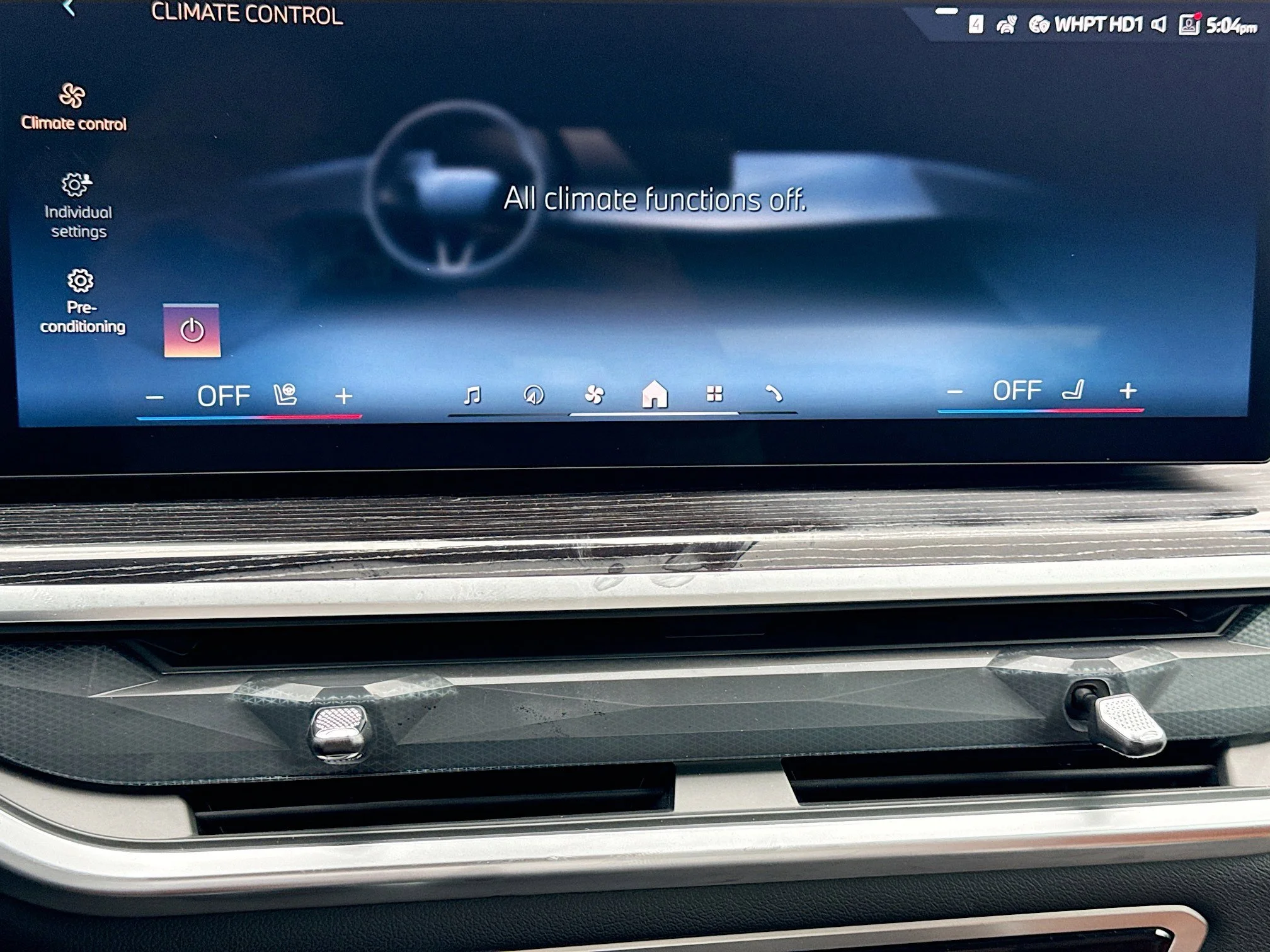 New 2026 Black Sapphire Metallic BMW xDrive50e image 32