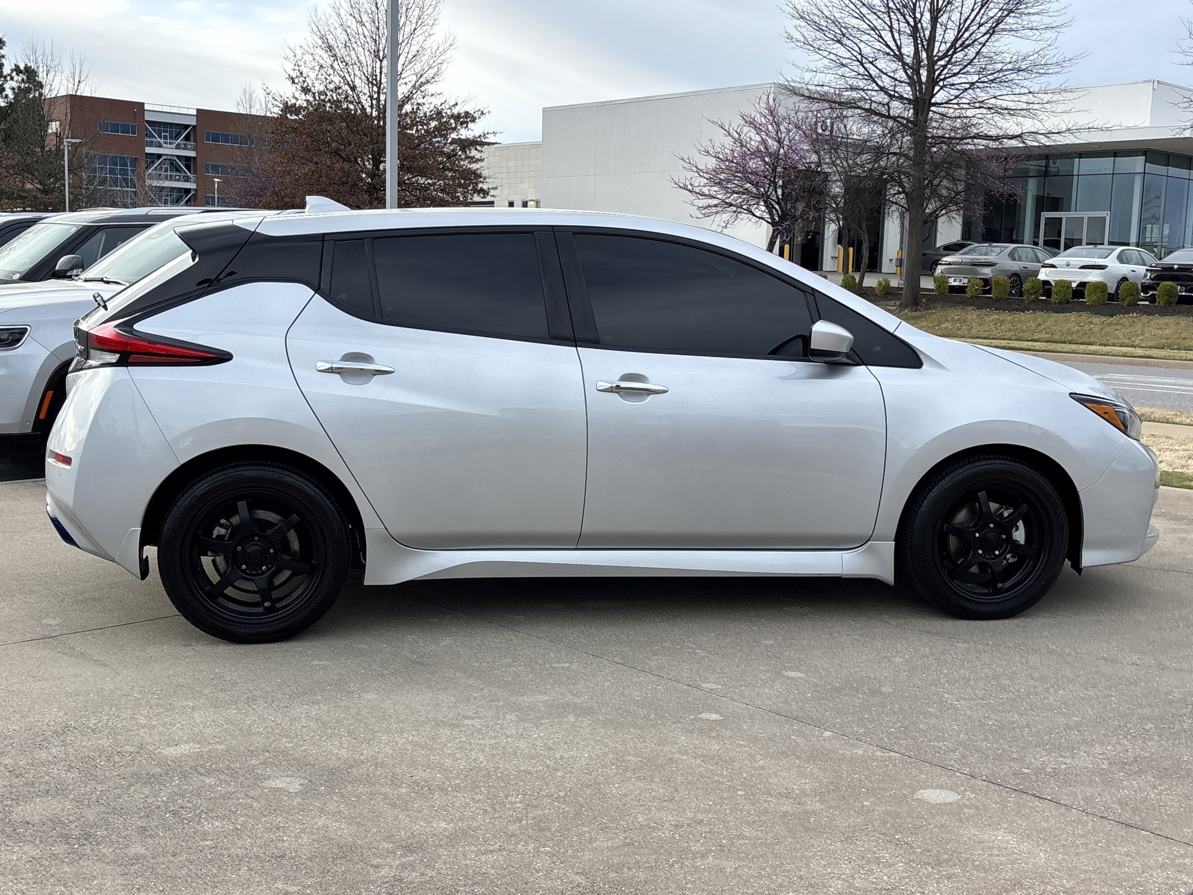Used 2022 Nissan LEAF S with VIN 1N4AZ1BV0NC556345 for sale in Bentonville, AR