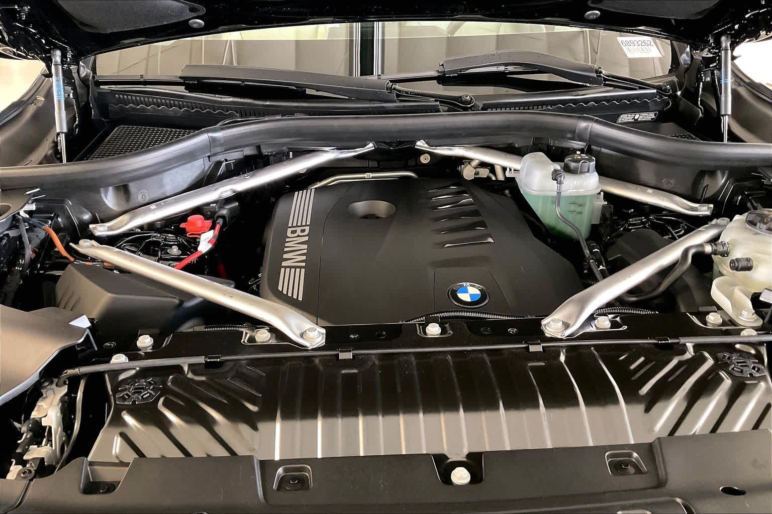 New 2027 Black Sapphire Metallic BMW 40 xDrive image 16