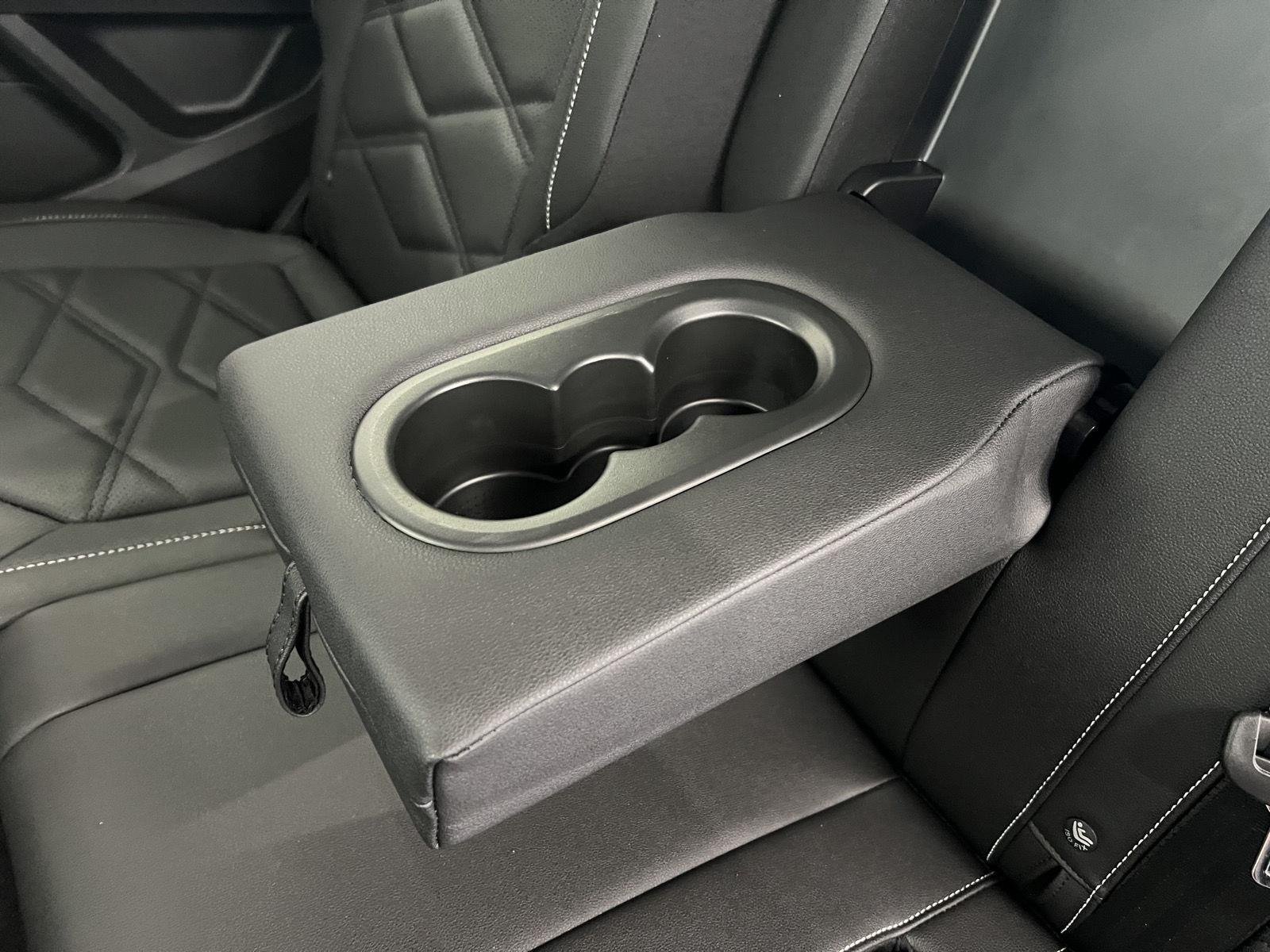 New 2026 Deep Black Pearl Volkswagen 2.0T SE image 24