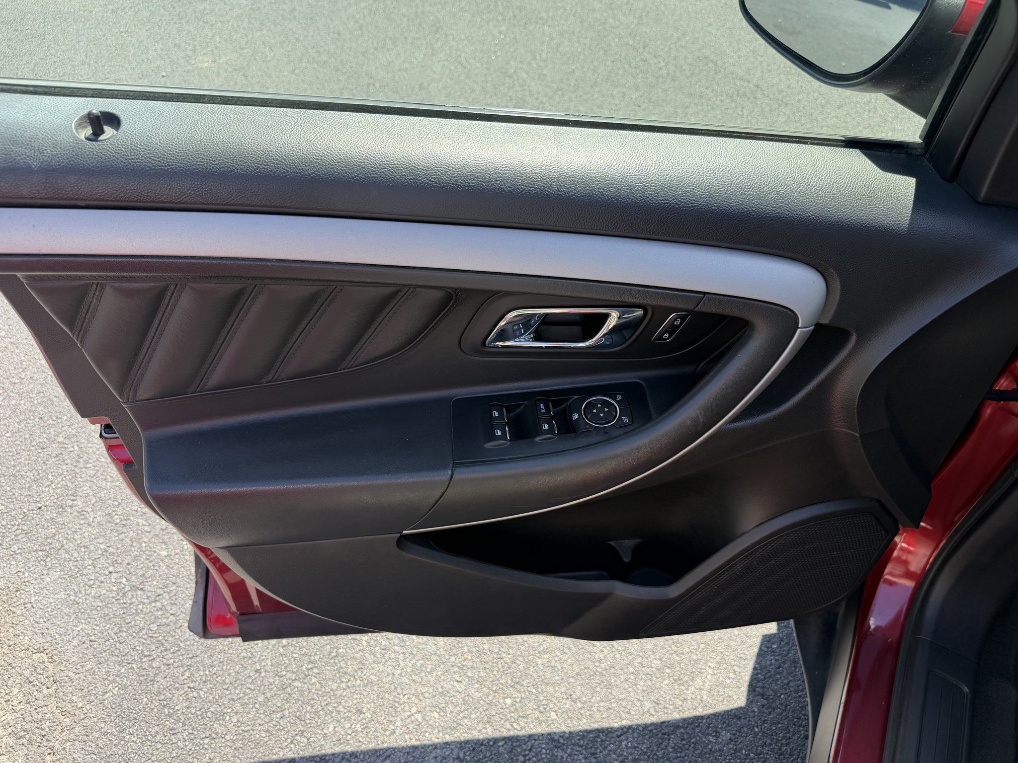 2018 Ford Taurus SEL - Photo 16