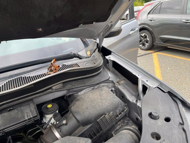 Used 2018 Silver Honda EX-L image 24