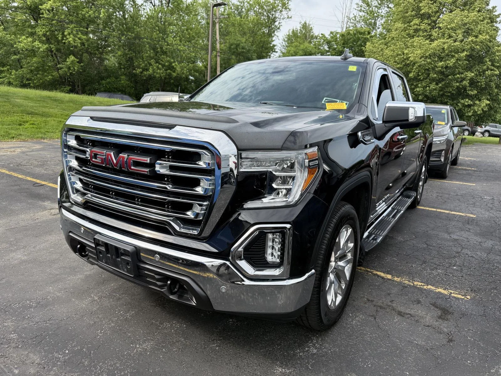 Used 2021 Onyx Black GMC SLT image 2