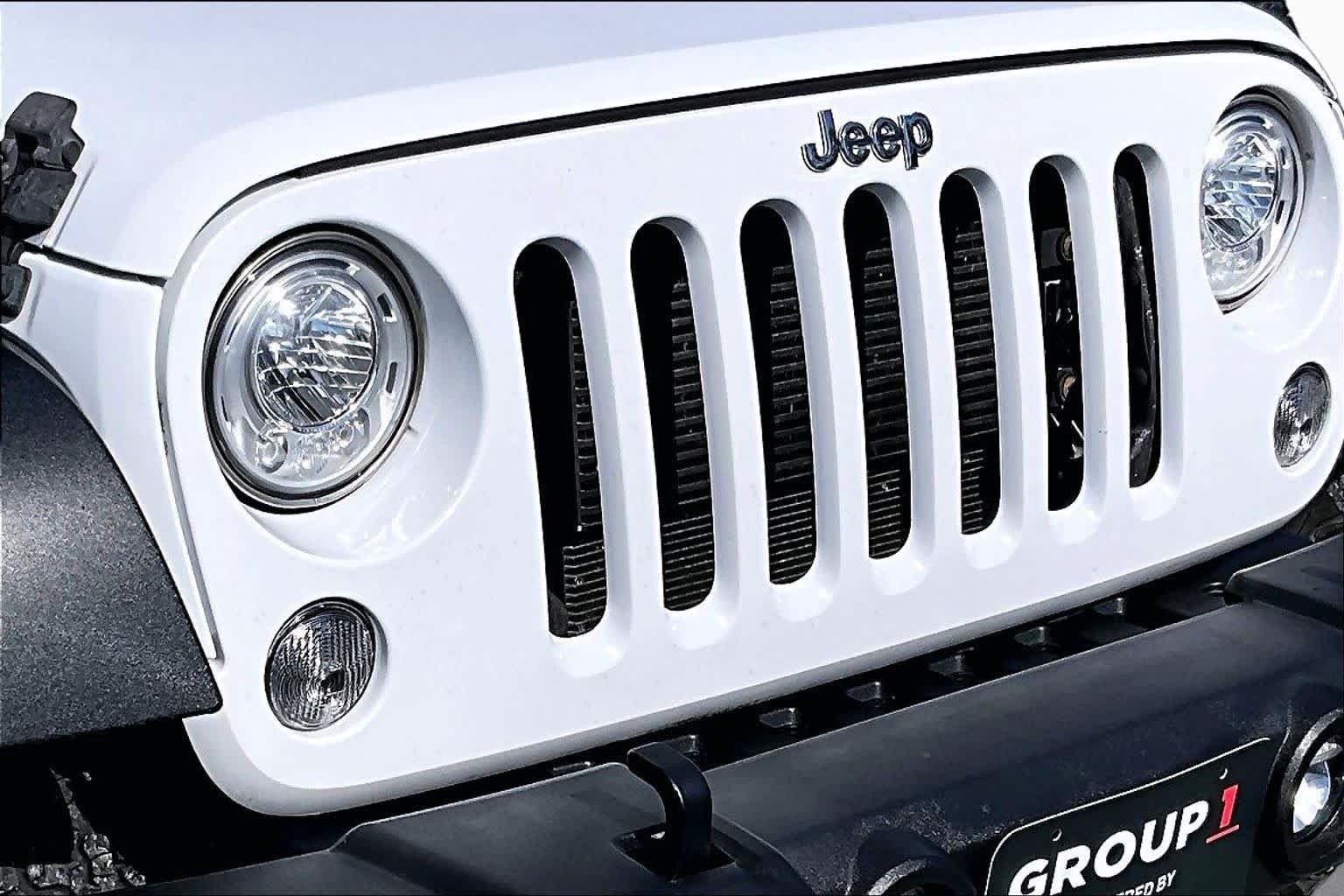 Used 2017 Bright White Clearcoat Jeep Sport image 30
