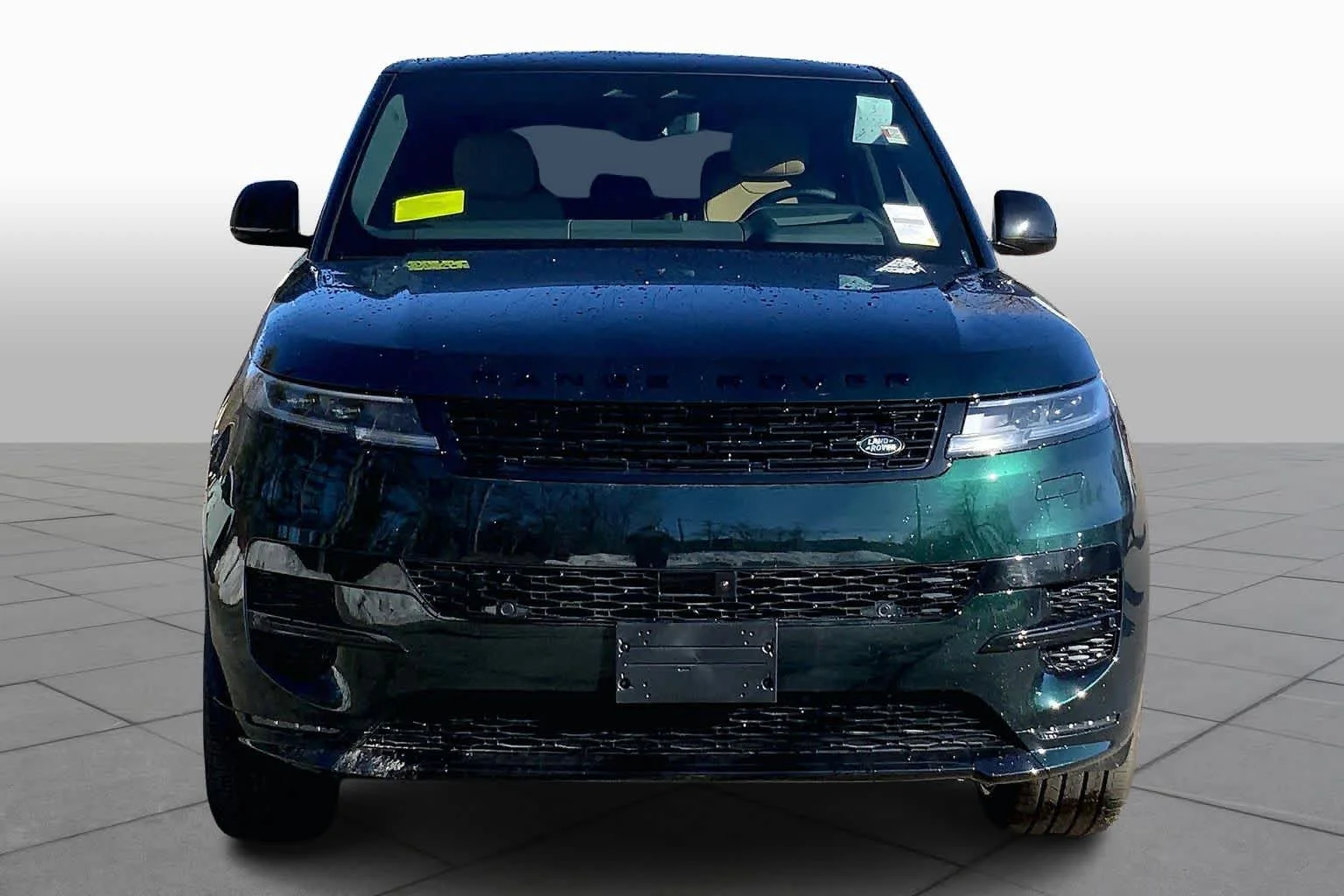 New 2026 British Racing Green Land Rover Dynamic SE image 2