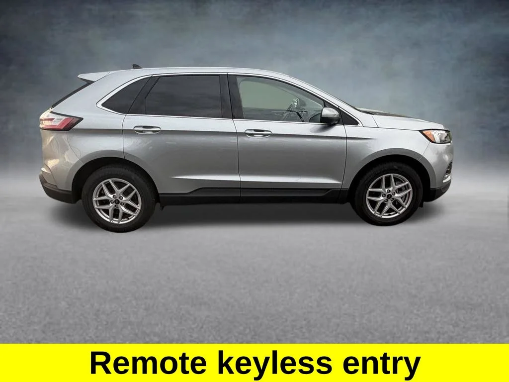 Used 2024 Silver Ford SEL image 7