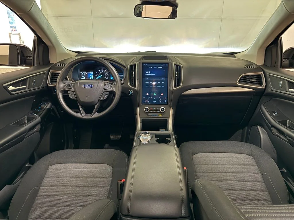 New 2024 Black Ford SE image 6