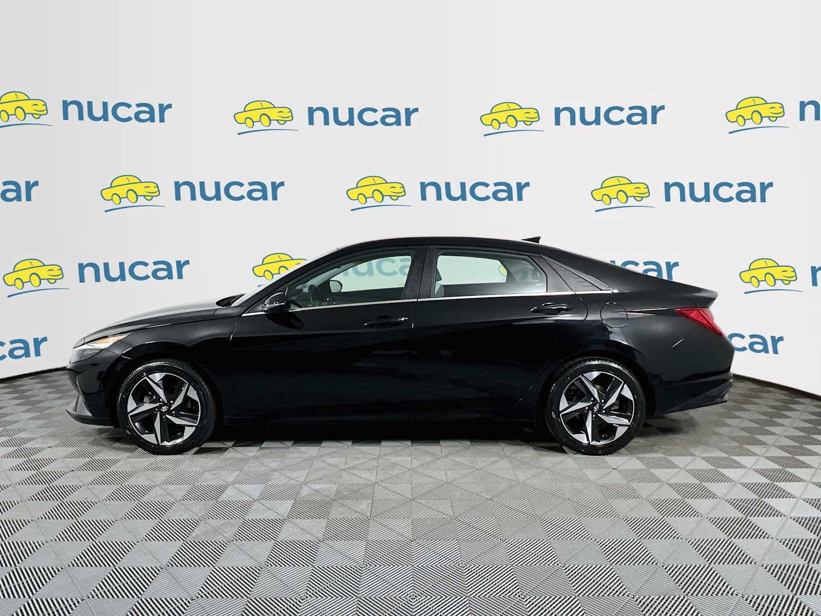 Used 2023 Onyx Black Hyundai Limited image 4