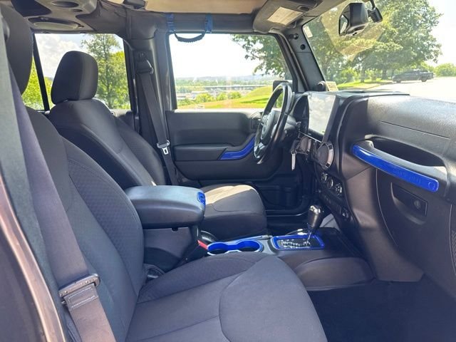 Used 2014 Gray Jeep Unlimited Sport image 11