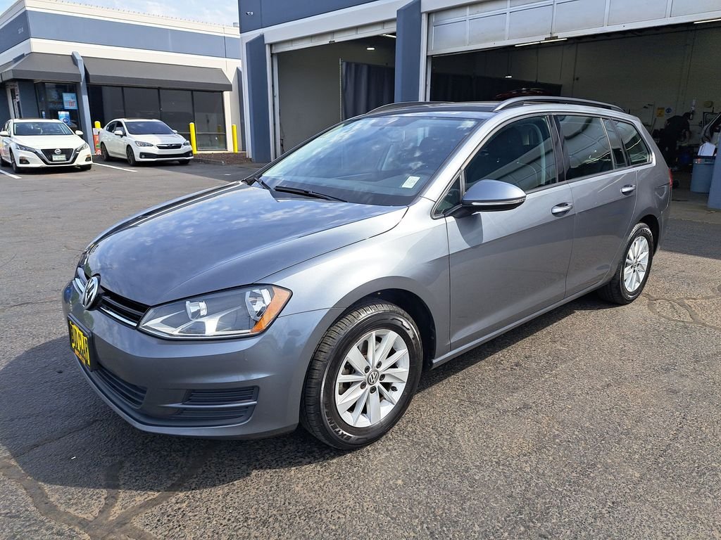 2016 Volkswagen Golf SportWagen TSI S Auto's photo