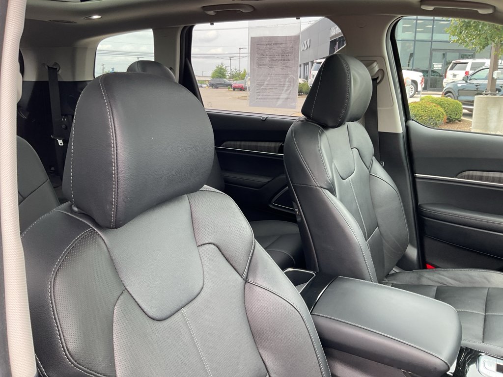Certified Used 2024 Ebony Black Kia SX image 13