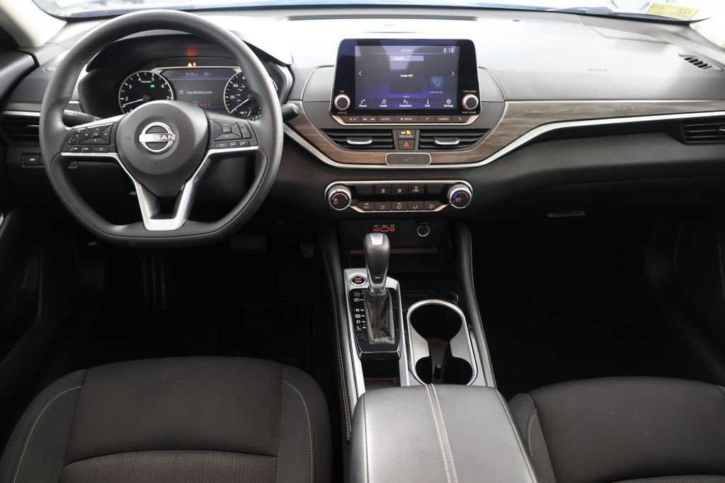 Used 2023 Black Nissan 2.5 SV image 2