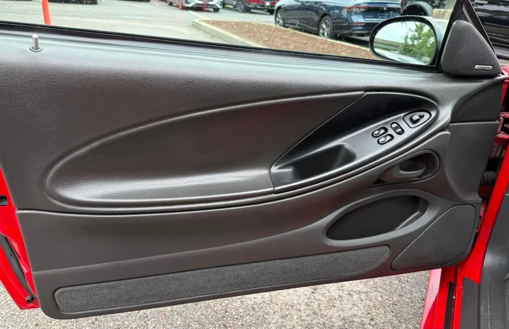 Used 2004 Red Ford GT image 26