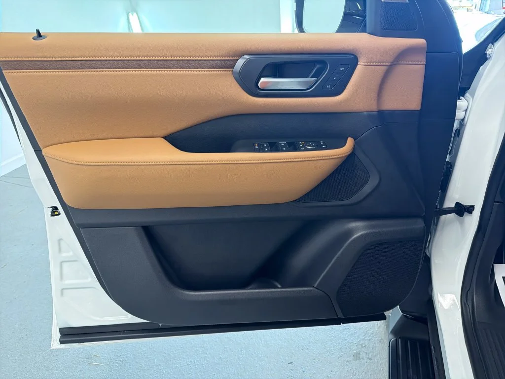 New 2026 Aspen White TriCoat Nissan SL image 13