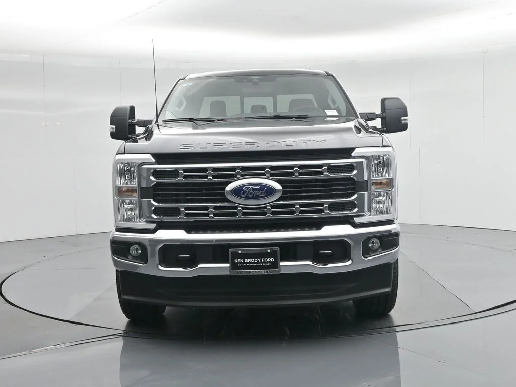New 2026 Agate Black Metallic Ford XLT image 23