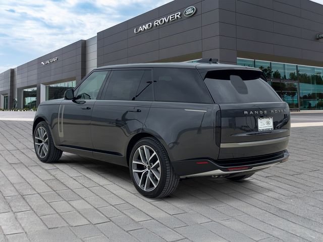 New 2026 Carpathian Grey Land Rover SE image 3