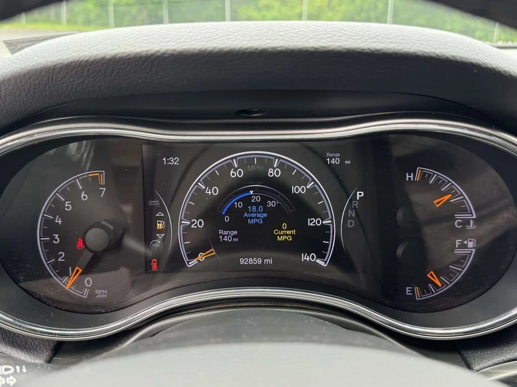 Used 2022 White Jeep Limited image 23