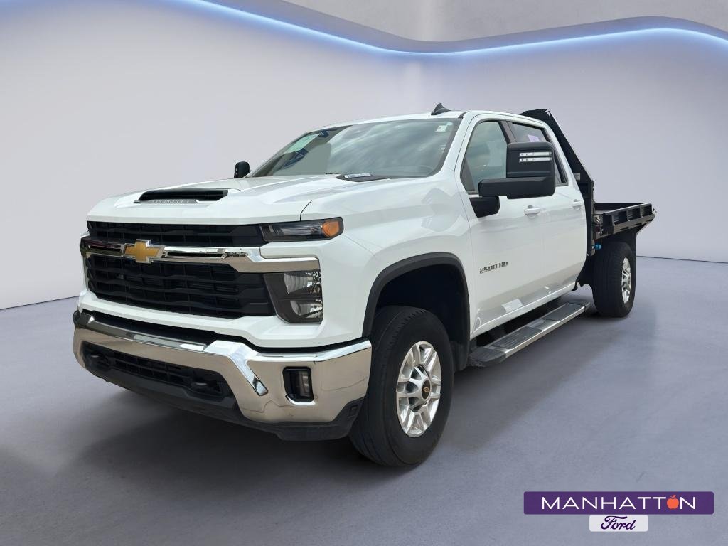 Used 2025 Summit White Chevrolet LT image 1