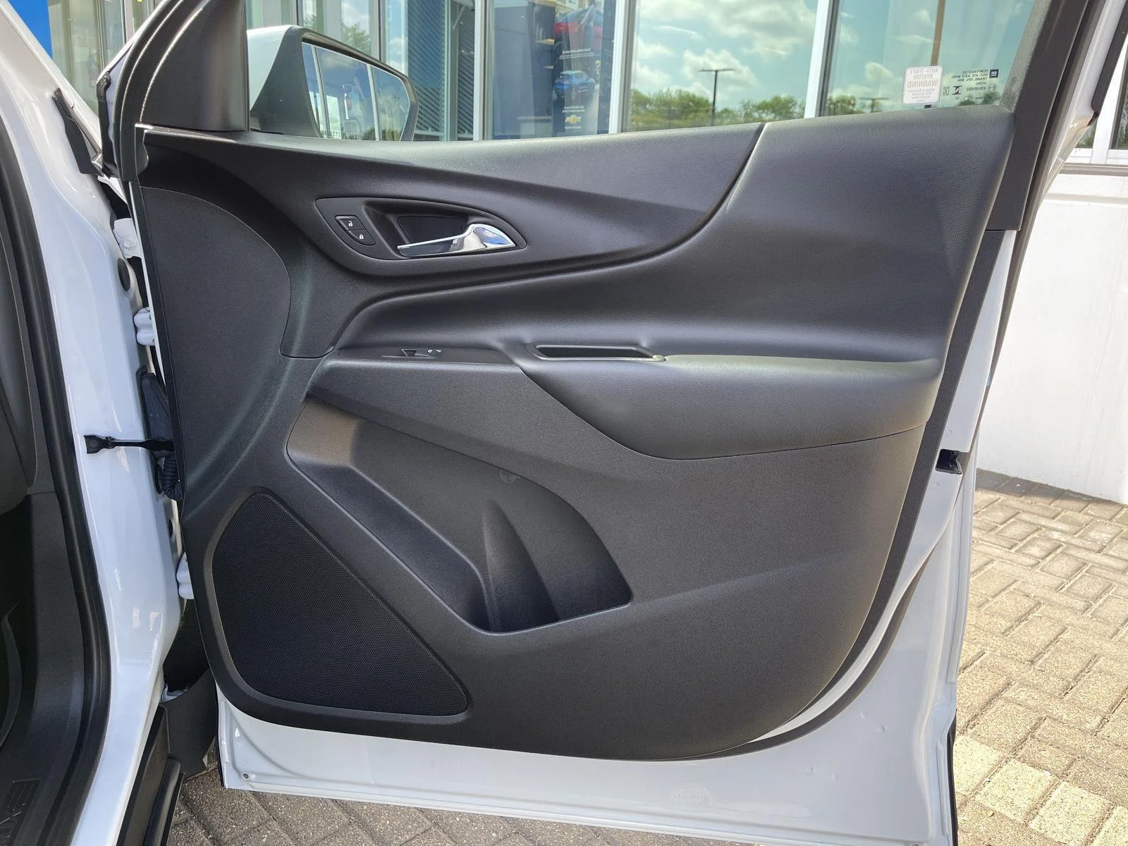 Used 2024 Summit White Chevrolet LT image 31