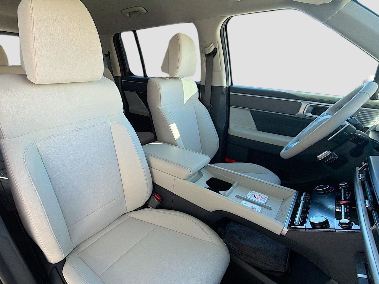 New 2026 Hampton Gray Hyundai SE image 17