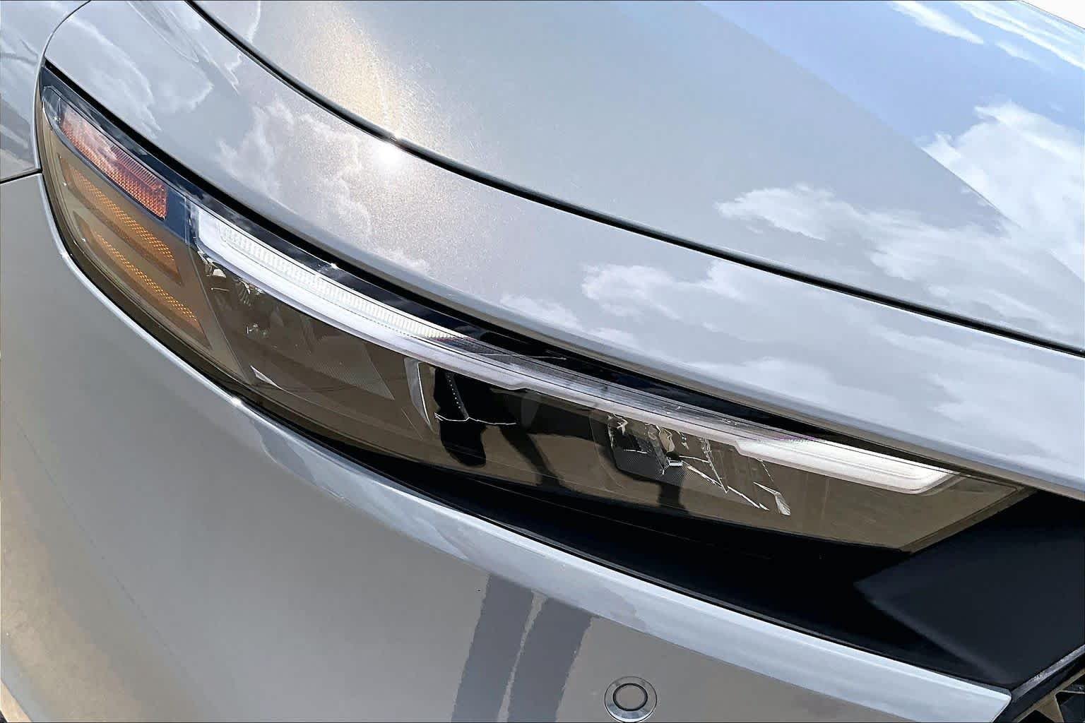 Used 2025 Urban Gray Pearl Honda Touring image 28