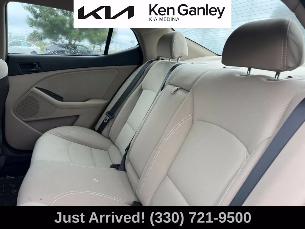 Used 2014 Silver Kia LX image 10