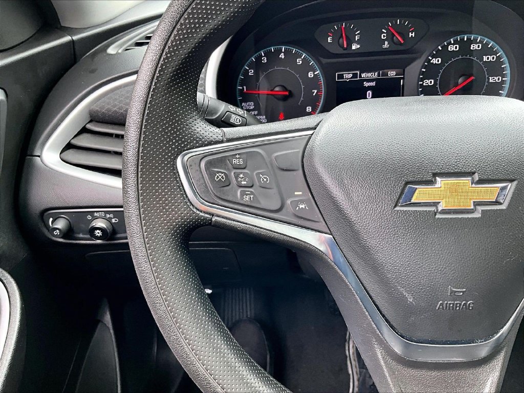 Used 2024 White Chevrolet LT image 22