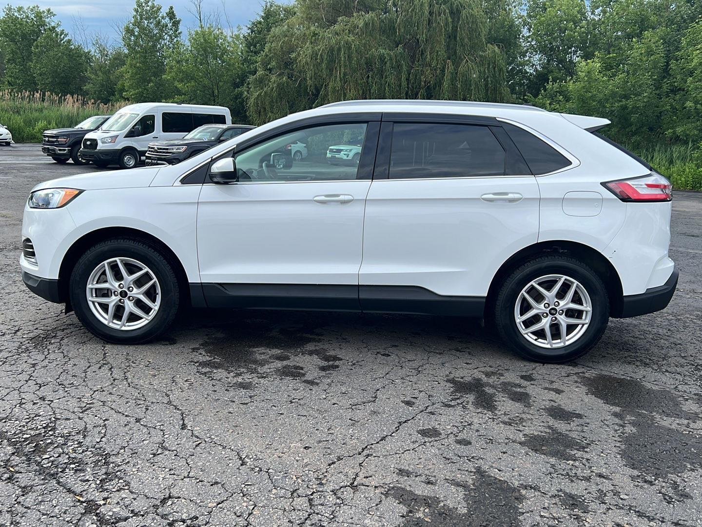 Used 2023 Oxford White Ford SEL image 15