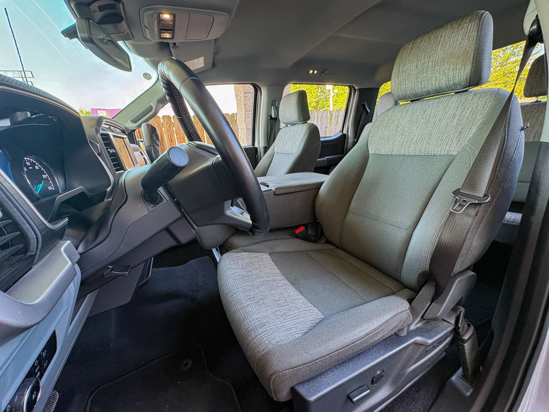 Used 2023 Silver Ford XLT image 25