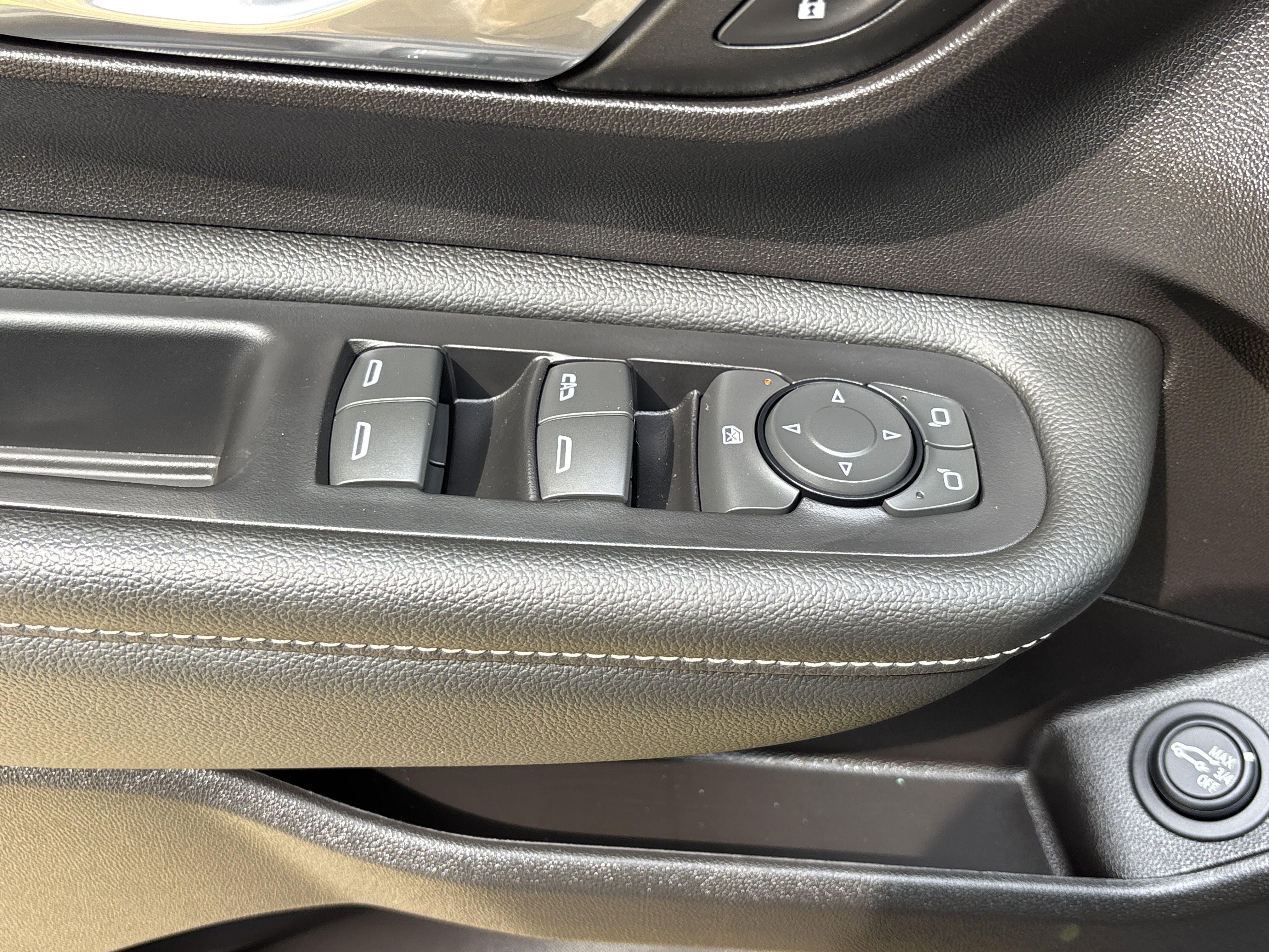 Used 2024 Downpour Metallic GMC Denali image 23