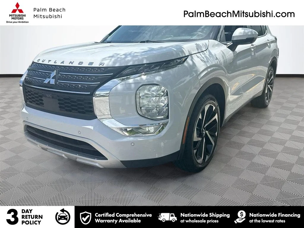 Used 2022  Mitsubishi  image 1