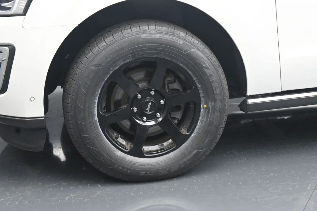 Used 2021 White Ford Limited image 12