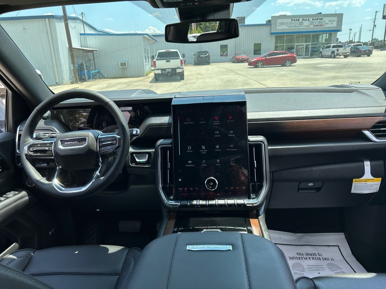 2026 GMC Yukon Denali - Photo 21