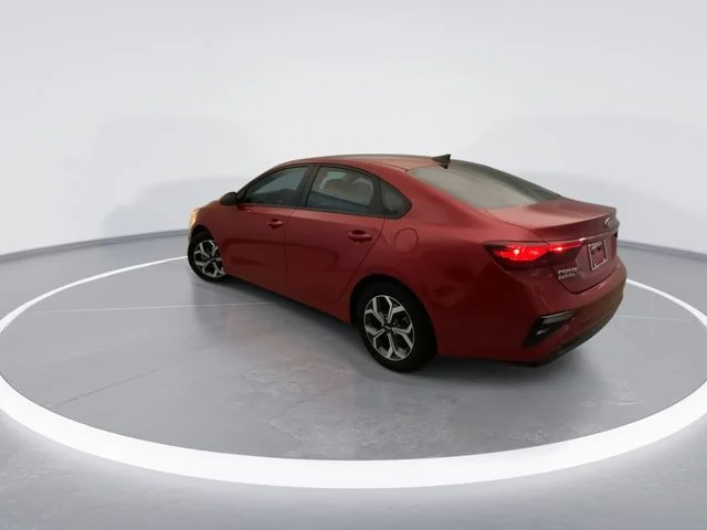 Used 2021 Red Kia LXS image 4